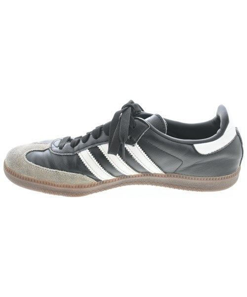 adidas รองเท้าผ้าใบ