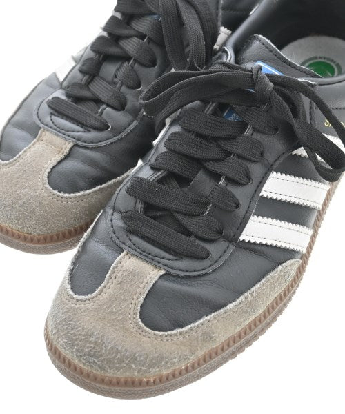 adidas รองเท้าผ้าใบ