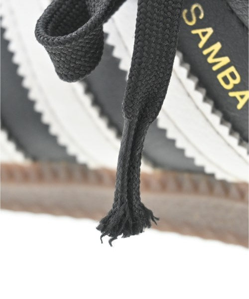adidas รองเท้าผ้าใบ