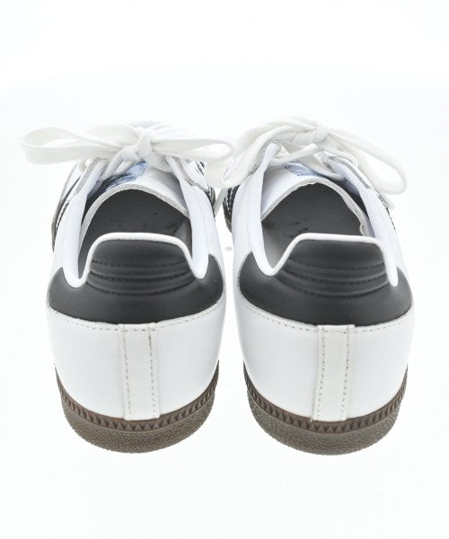 adidas รองเท้าผ้าใบ