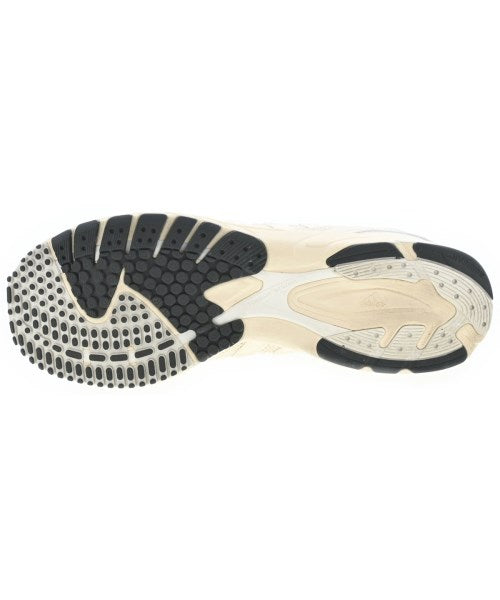 adidas รองเท้าผ้าใบ
