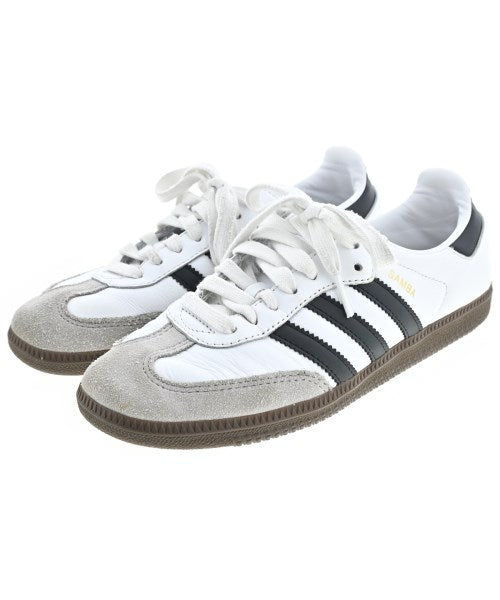 adidas รองเท้าผ้าใบ