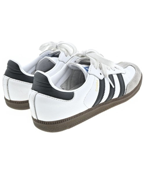 adidas รองเท้าผ้าใบ