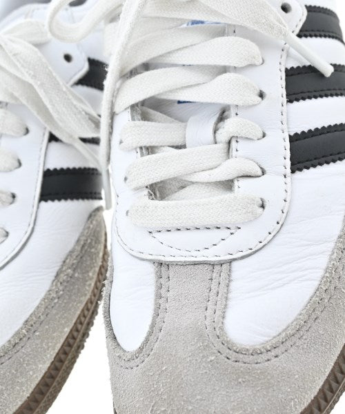 adidas รองเท้าผ้าใบ