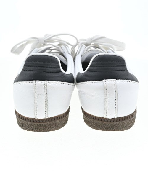 adidas รองเท้าผ้าใบ