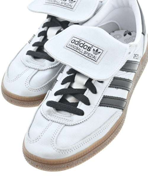 adidas รองเท้าผ้าใบ