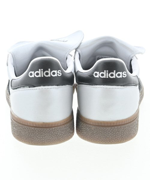 adidas รองเท้าผ้าใบ