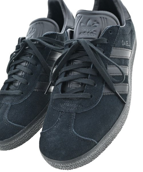 adidas รองเท้าผ้าใบ