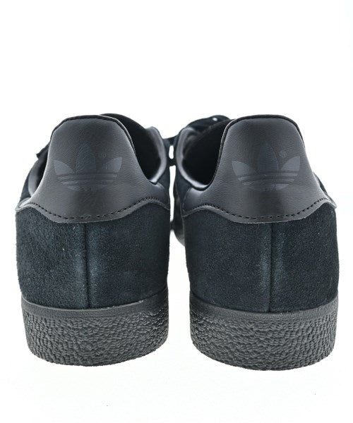 adidas รองเท้าผ้าใบ