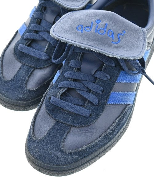 adidas รองเท้าผ้าใบ