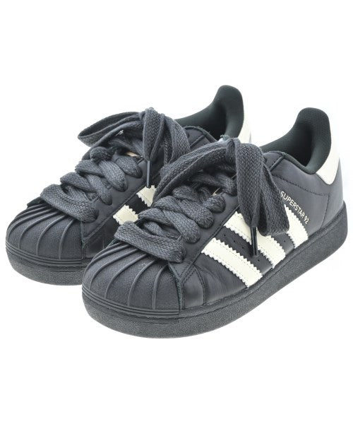 adidas รองเท้าผ้าใบ