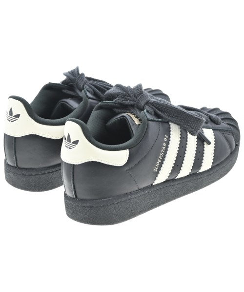 adidas รองเท้าผ้าใบ
