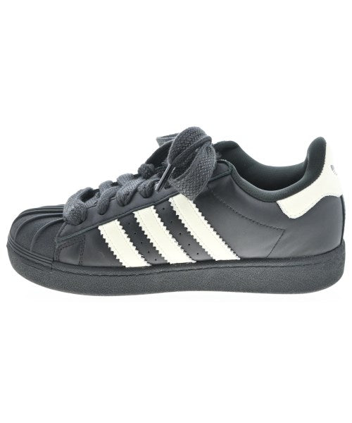 adidas รองเท้าผ้าใบ