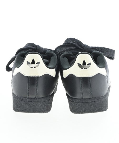 adidas รองเท้าผ้าใบ