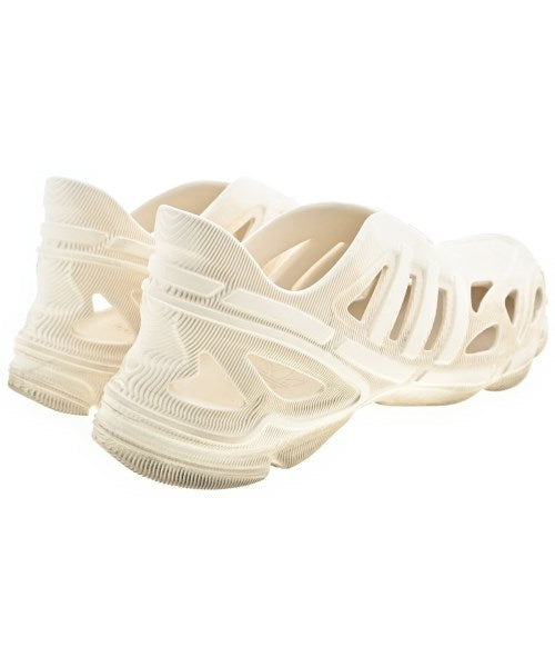 adidas รองเท้าผ้าใบ
