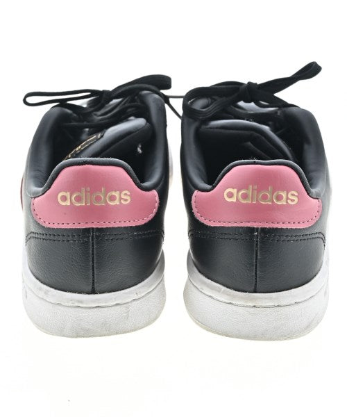 adidas รองเท้าผ้าใบ