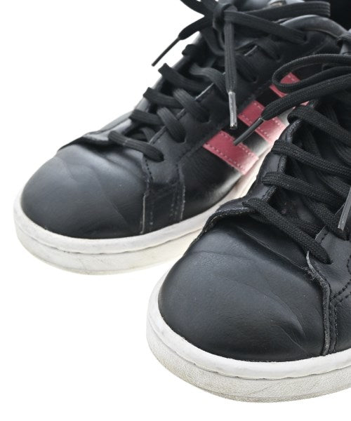 adidas รองเท้าผ้าใบ