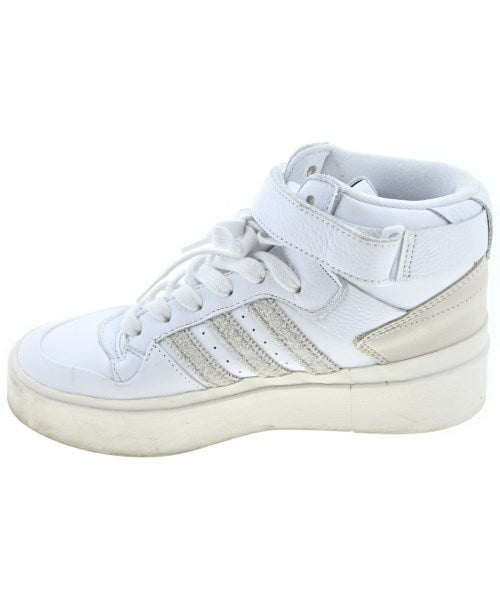 adidas รองเท้าผ้าใบ