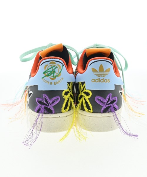 adidas รองเท้าผ้าใบ
