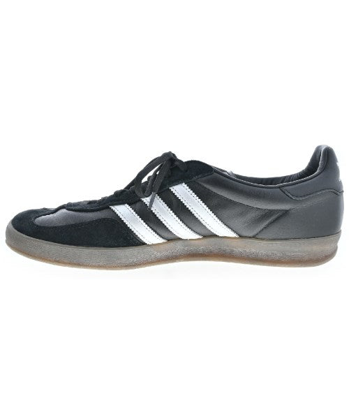 adidas รองเท้าผ้าใบ