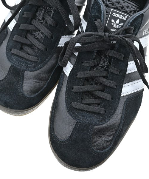 adidas รองเท้าผ้าใบ