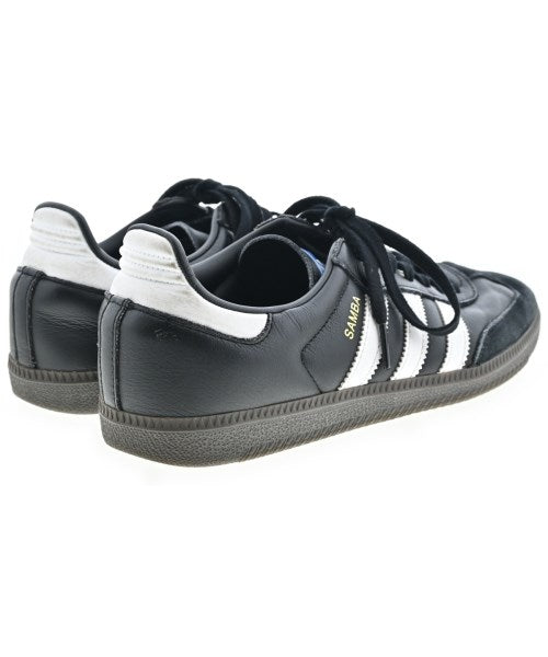 adidas รองเท้าผ้าใบ