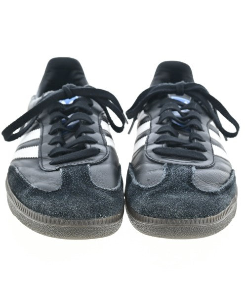 adidas รองเท้าผ้าใบ