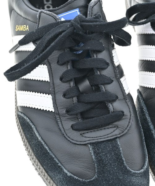 adidas รองเท้าผ้าใบ