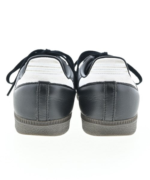 adidas รองเท้าผ้าใบ