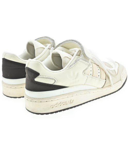 adidas รองเท้าผ้าใบ