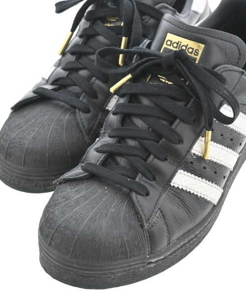 adidas รองเท้าผ้าใบ