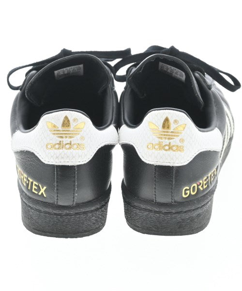 adidas รองเท้าผ้าใบ