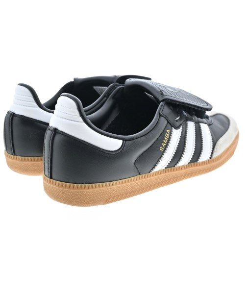 adidas รองเท้าผ้าใบ