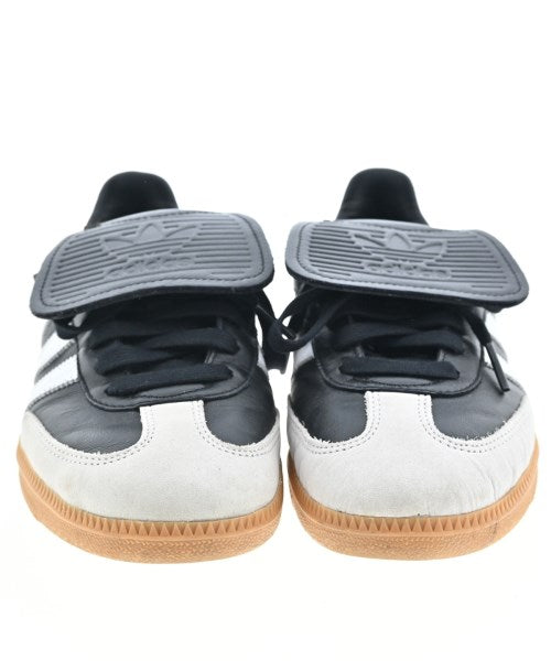 adidas รองเท้าผ้าใบ