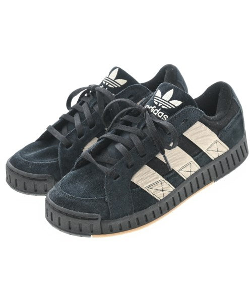 adidas รองเท้าผ้าใบ