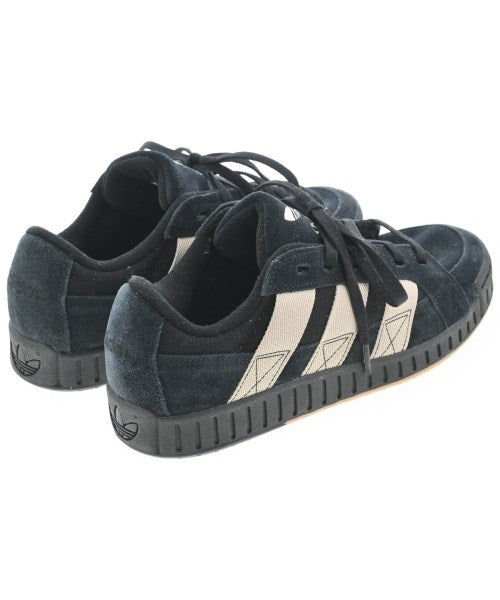 adidas รองเท้าผ้าใบ