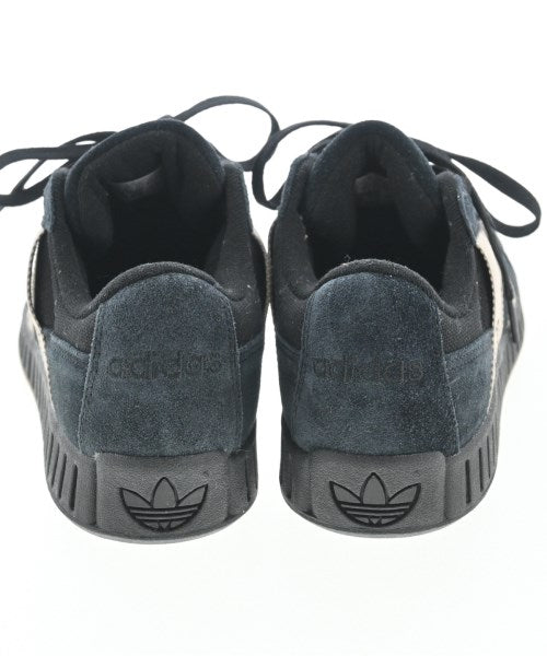 adidas รองเท้าผ้าใบ