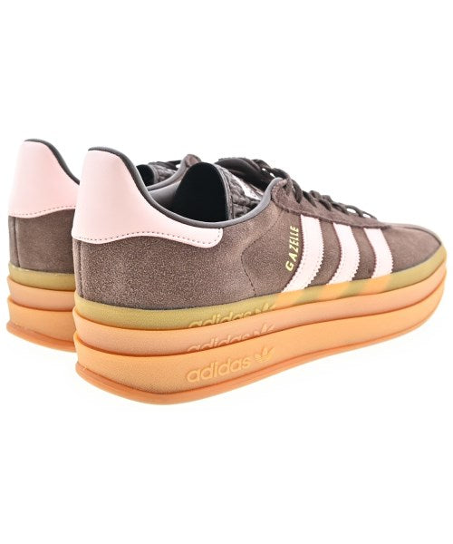adidas รองเท้าผ้าใบ
