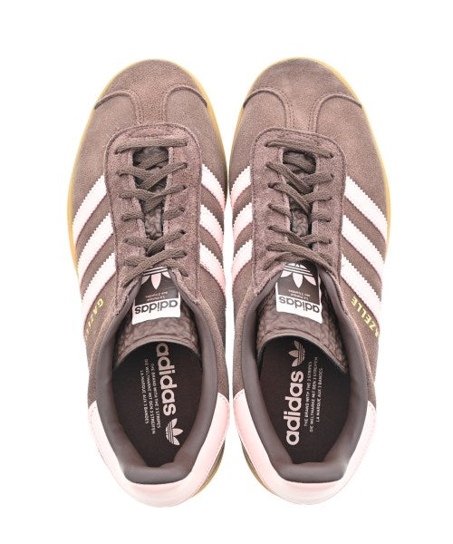 adidas รองเท้าผ้าใบ