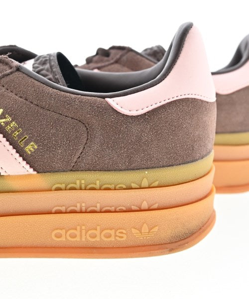 adidas รองเท้าผ้าใบ