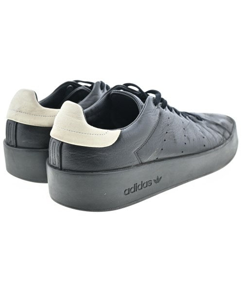 adidas รองเท้าผ้าใบ