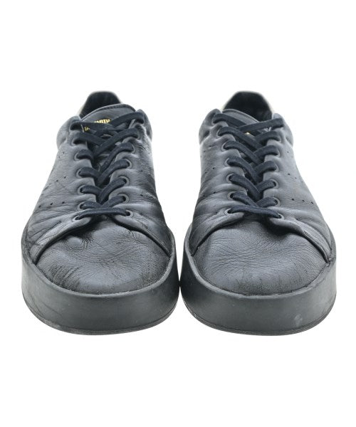 adidas รองเท้าผ้าใบ