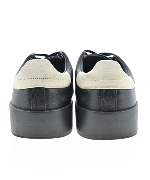 adidas รองเท้าผ้าใบ