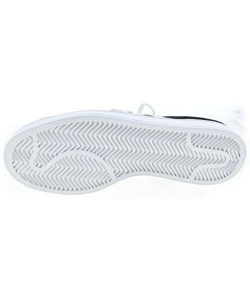 adidas รองเท้าผ้าใบ