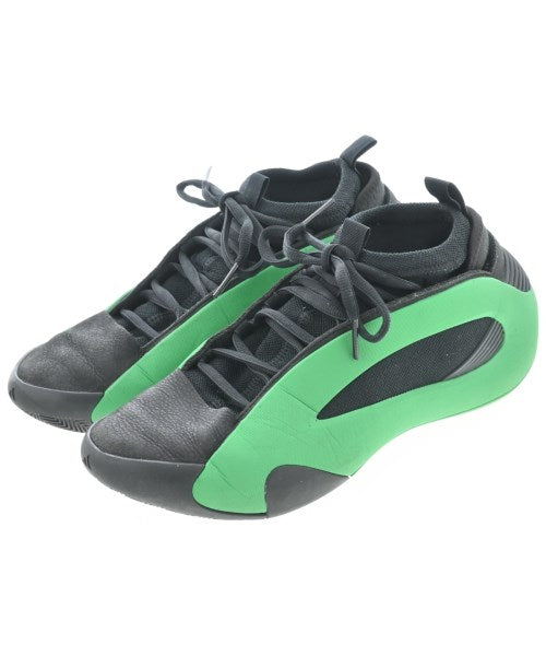 adidas รองเท้าผ้าใบ