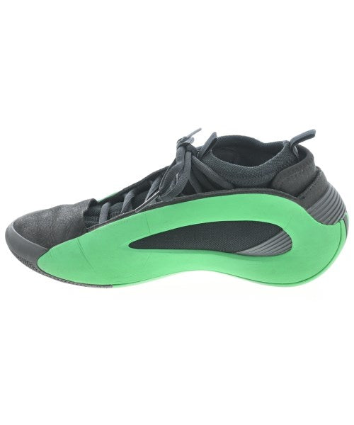 adidas รองเท้าผ้าใบ