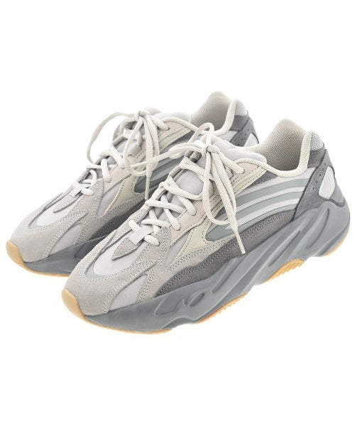 adidas รองเท้าผ้าใบ