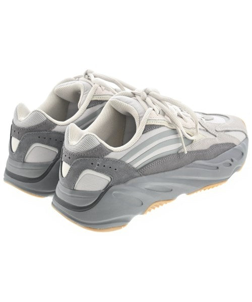 adidas รองเท้าผ้าใบ