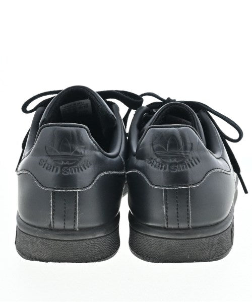 adidas รองเท้าผ้าใบ