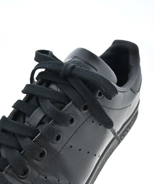 adidas รองเท้าผ้าใบ